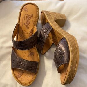 TSONGA PEWTER/BRONZE MULES.  LIGHTWEIGHT.  COMFY.  NEW